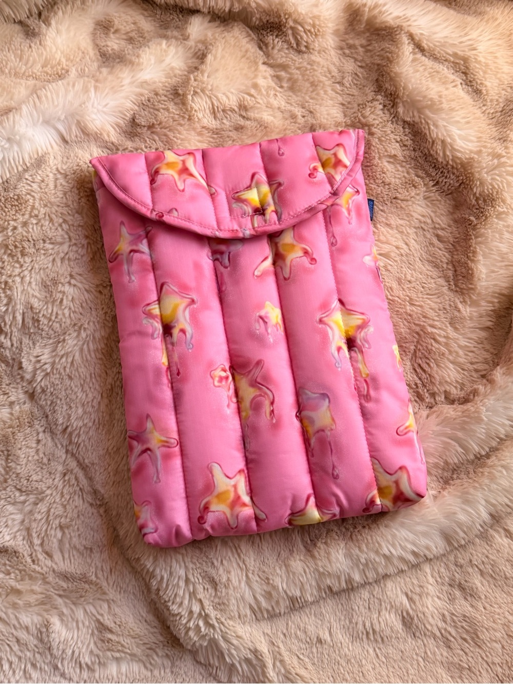 BAGGU Puffy Laptop Sleeve 13” in Dancing Star